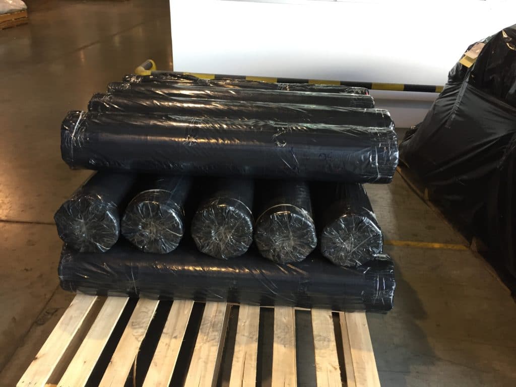 ม้วนพลาสติกปูพื้น 2.4x300M