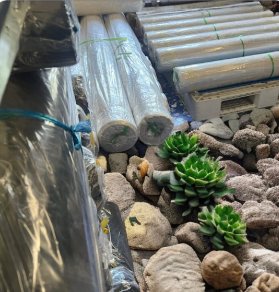 ม้วนพลาสติกปูพื้น