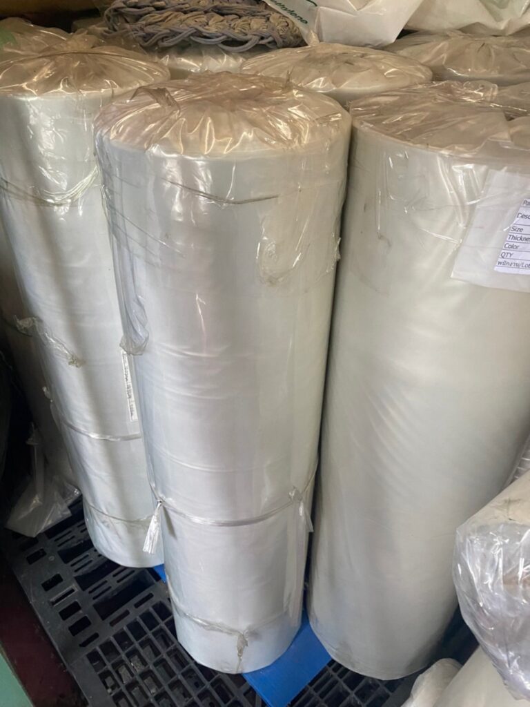 ม้วนพลาสติกปูพื้น