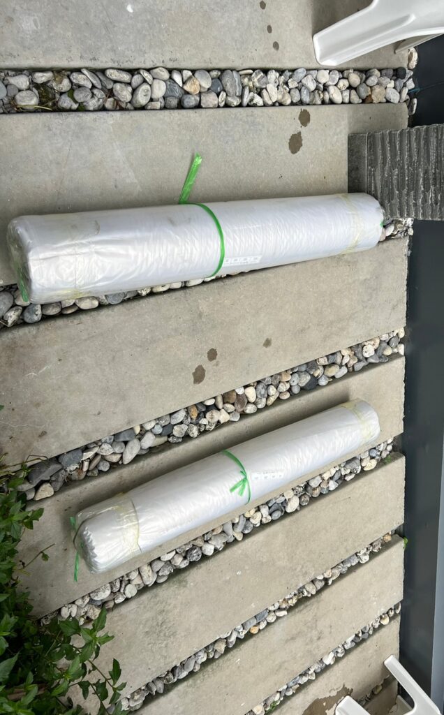 ม้วนพลาสติกปูพื้นทางเดิน