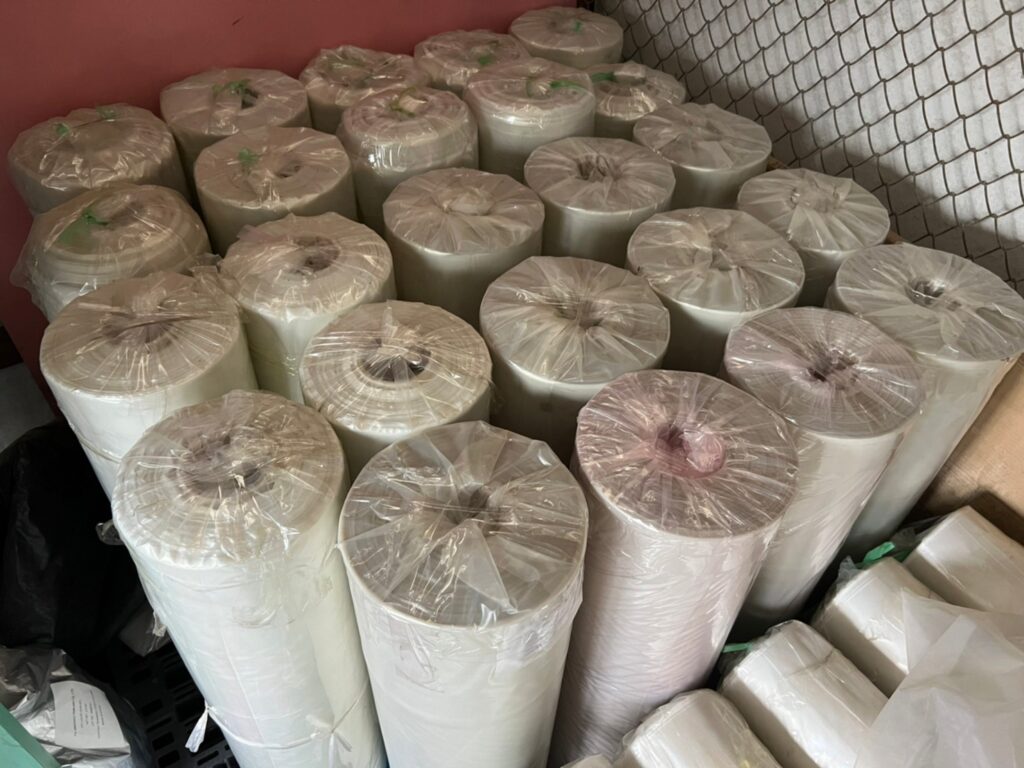 ม้วนพลาสติกปูพื้นสำหรับงานก่อสร้าง