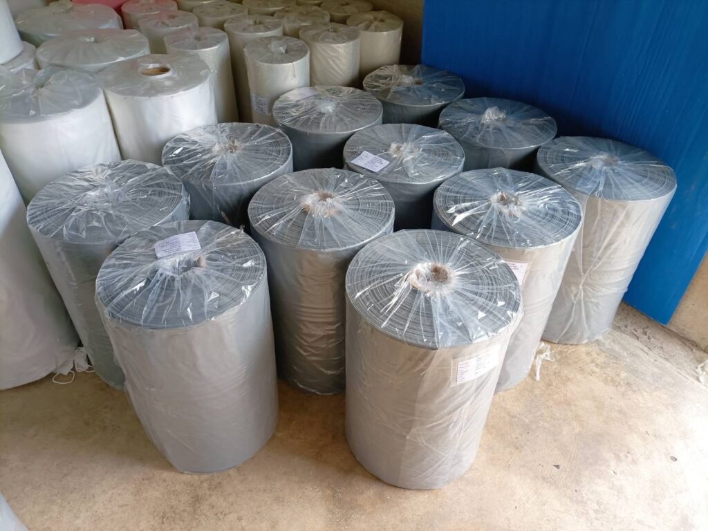 ม้วนพลาสติก LDPE สำหรับปูพื้น