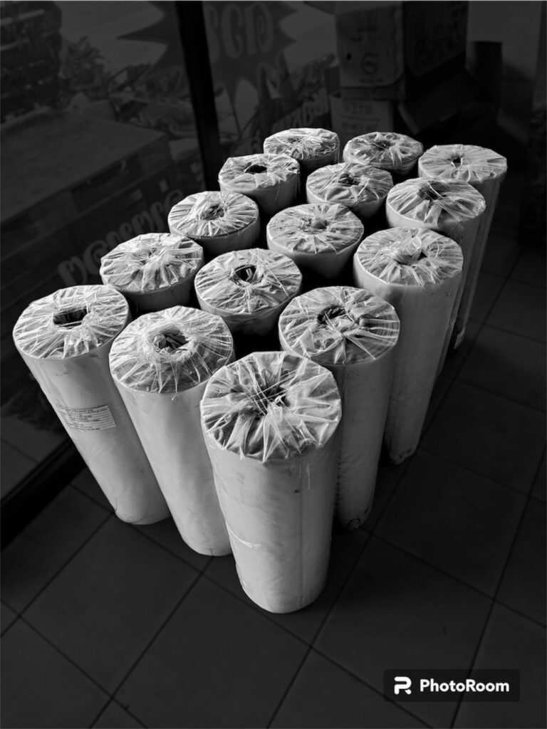 ม้วนพลาสติกปูพื้นสำหรับงานก่อสร้างพร้อมส่ง