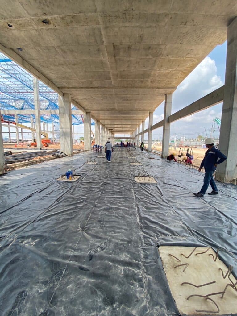 พลาสติกปูพื้นสีดำ